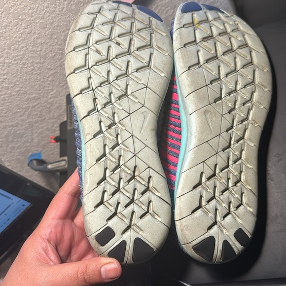 Nike Free Run Flyknit - Picture 8 of 10
